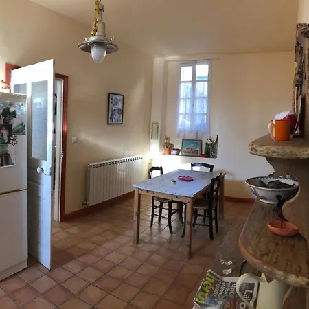 Вилла Maison Familiale Centre Village Saint-Pons (Alpes-de-Haute-Provence)